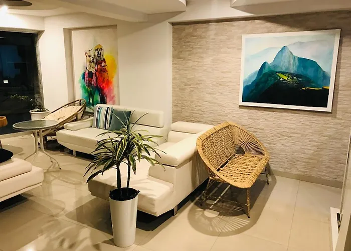 Peru Hotel *